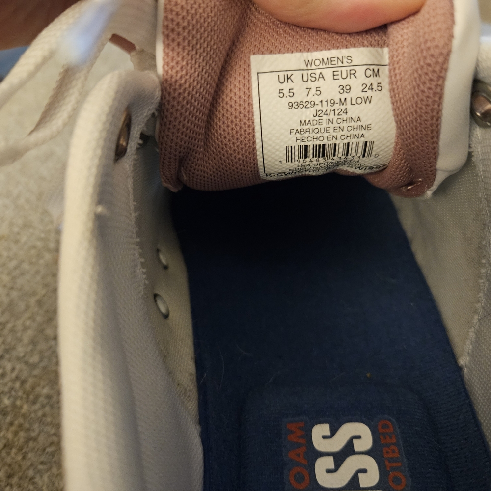✨️ K•Swiss White and Pink Tennis Sneakers - Picture 6 of 7